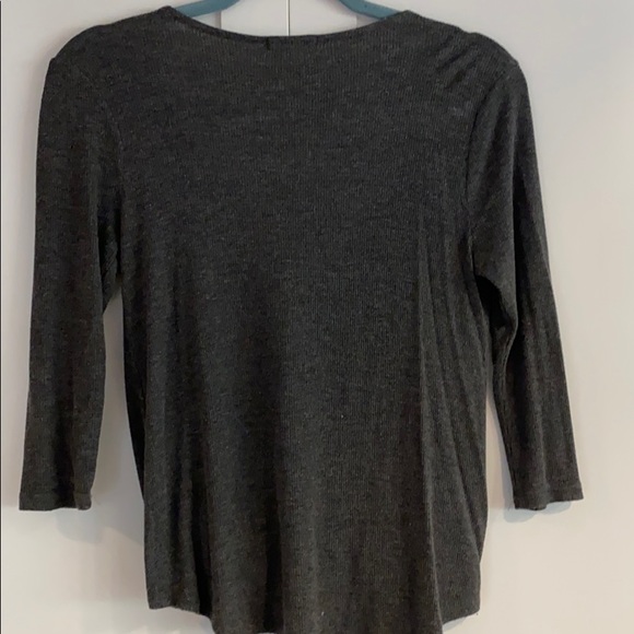 Grey blouse low cut slightly cropped - Picture 2 of 5